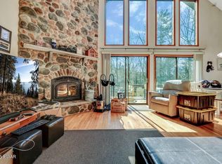 2159 Beartown Rd, Canadensis, PA 18325