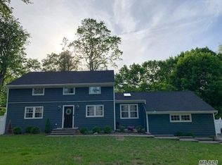 28 Highland Down, Shoreham, NY 11786