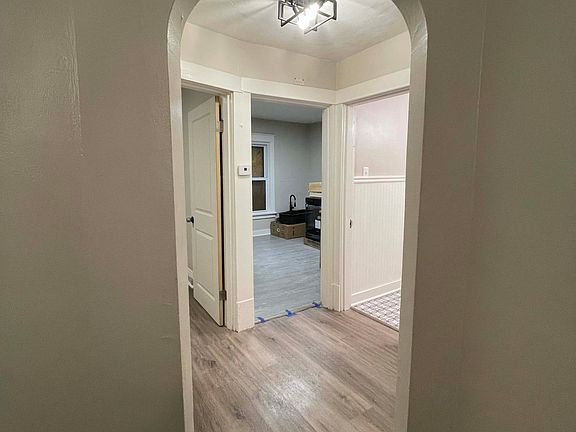 3rd image of 5038 Genevieve Ave