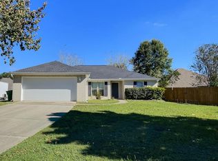 8133 Rue Hollifield, Ocean Springs, MS 39564