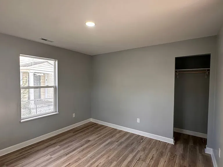 1107 E Mulberry St — Photo 8