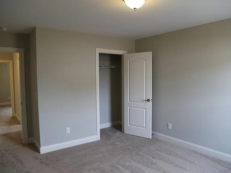 836 Poplar St — Photo 7