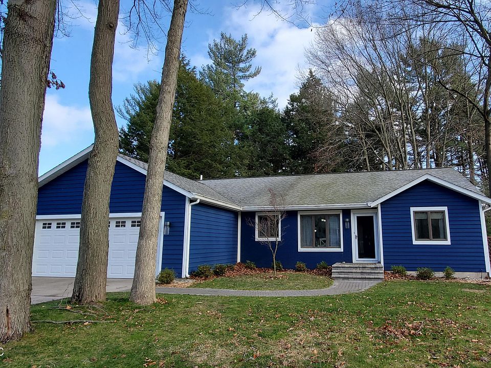 1st image of 13600 Forest Park Dr