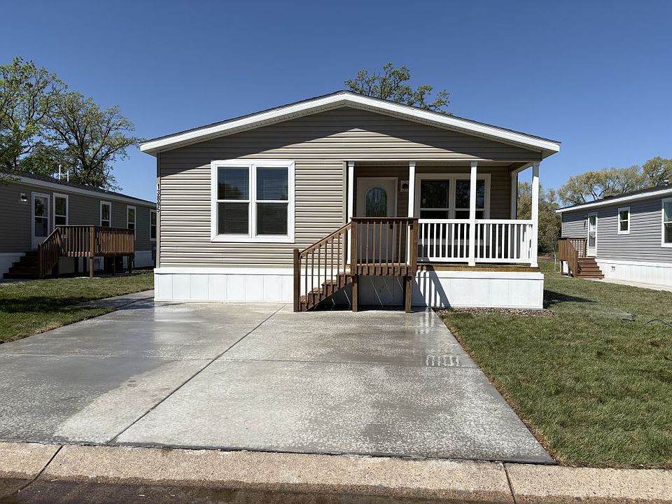 1st image of 13940 Burgundy Ave #215