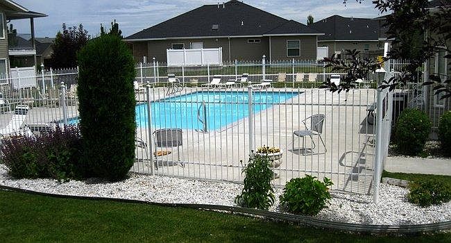 1st image of 698 Saratoga Dr