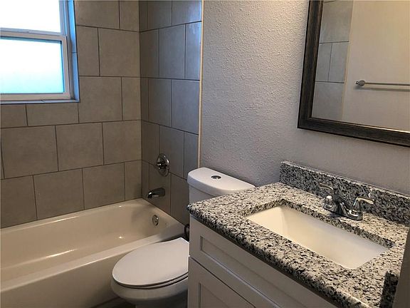 5th image of 1101 Curtis Dr