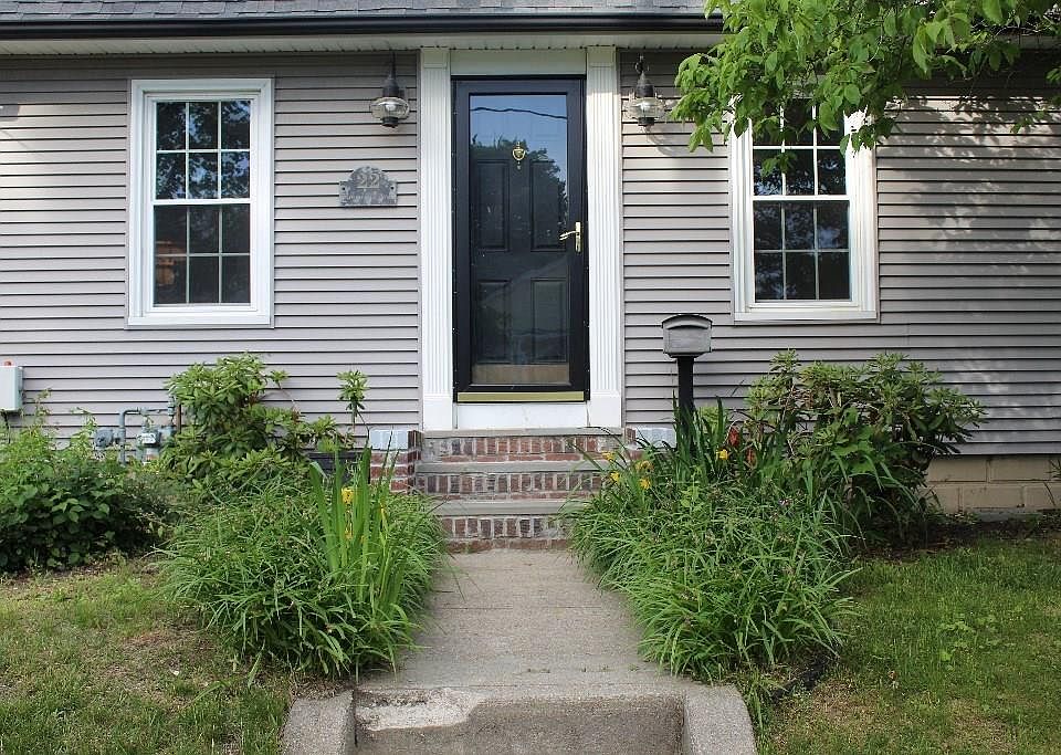 1st image of 22 Rosewood Ave