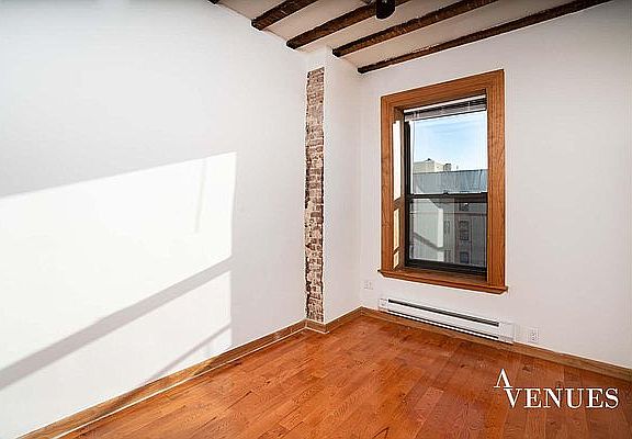 5th image of 2228 1st Ave #8C