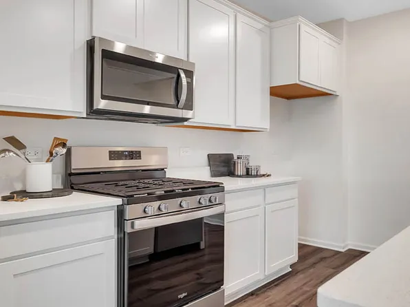 1106 Bluebell Ln, Bartlett, IL 60103