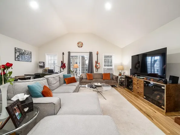 69 Clerk St #2, Jersey City, NJ 07305