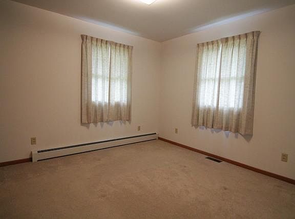 5th image of 57 Manhattan Dr