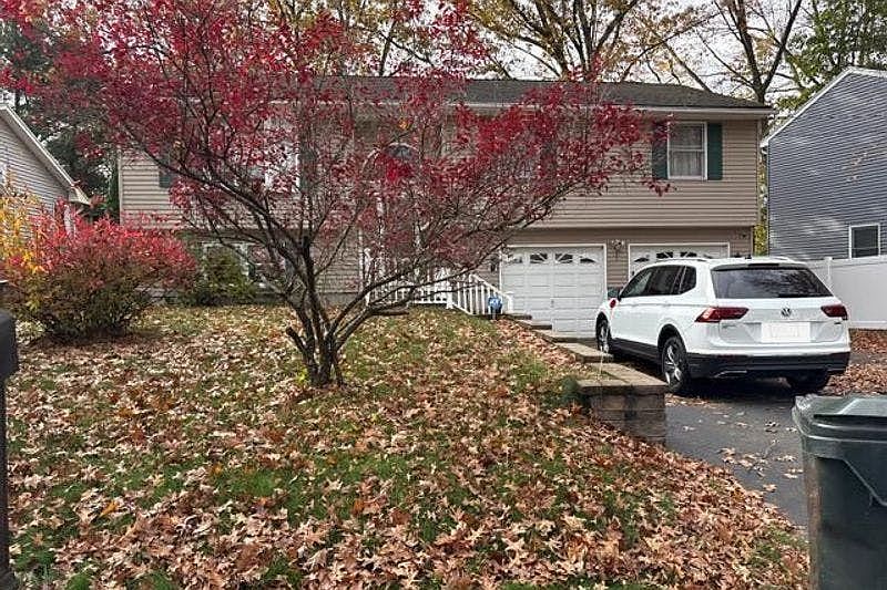 1st image of 47 Fellsmere St