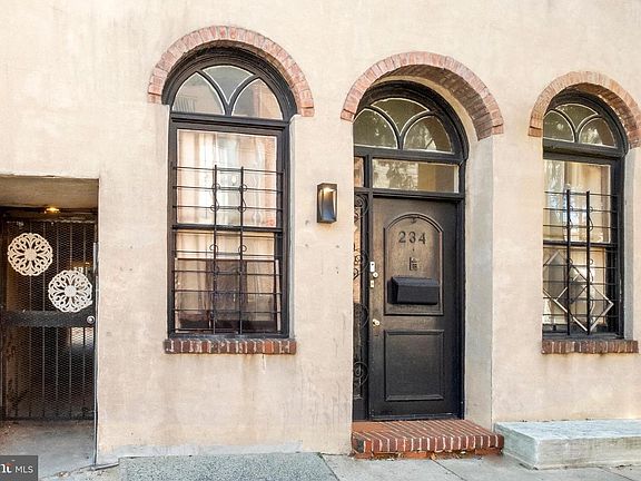 5th image of 234 Bainbridge St #A