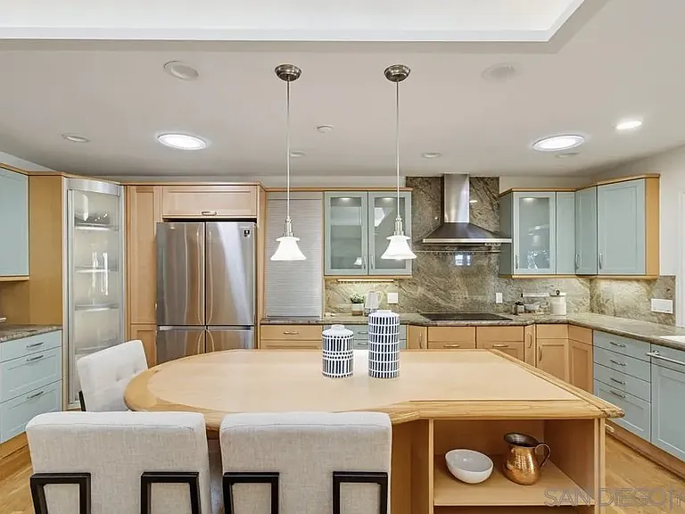8635 Cliffridge Ave — Photo 11