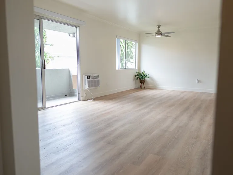 Tustin Palms Apartment Homes — Photo 5