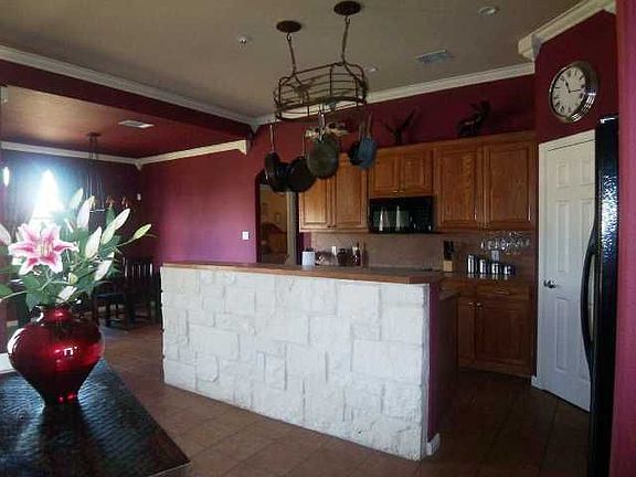 Kitchen-Refrigerator Conveys