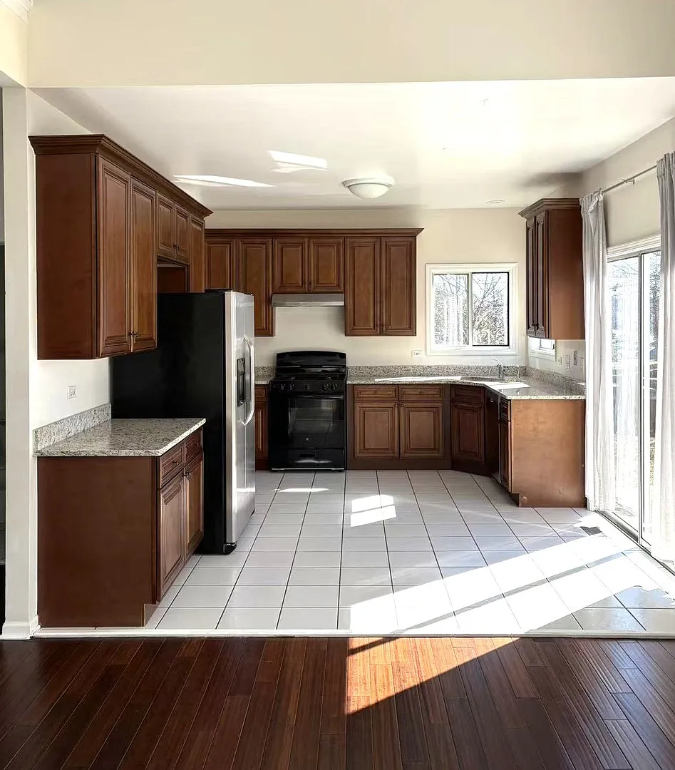 4 bed, 3.5 bath, $4,395 — Photo 3