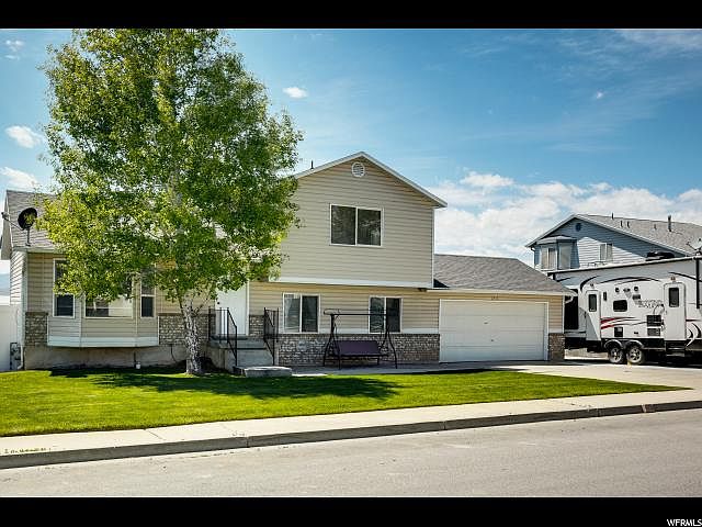1st image of 2435 N Sunset Dr