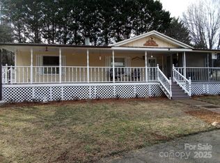 92 Foot Hill Dr, Taylorsville, NC 28681