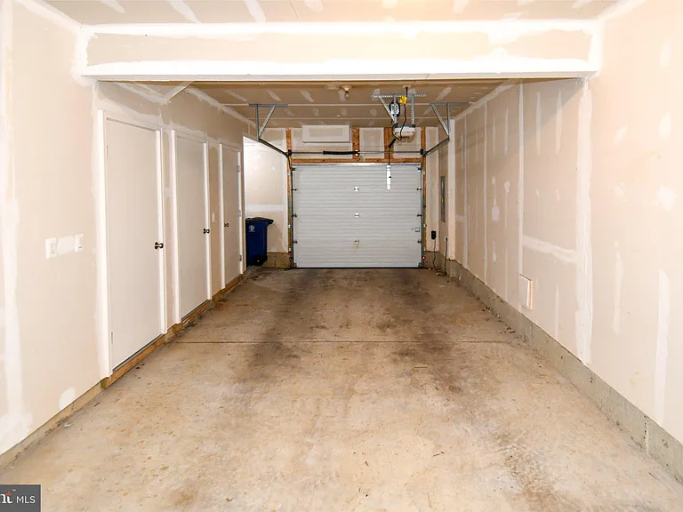 16301 Columbus Ave — Photo 40