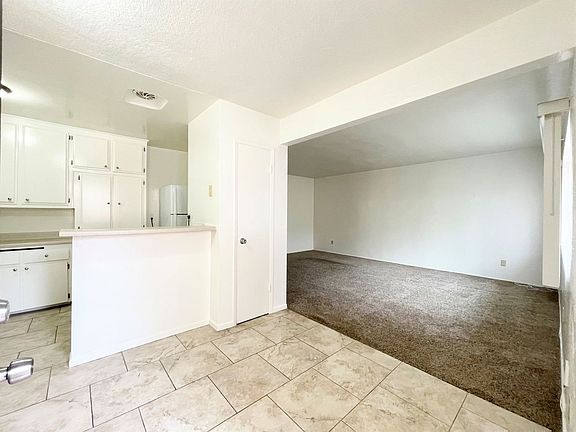 5th image of 117 S Horne St APT B