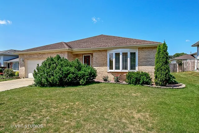 787 Honeytree Dr photo 1