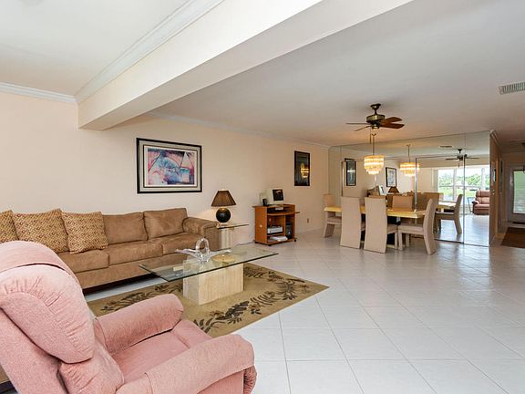 4th image of 1320 NW 20th Ave APT 201