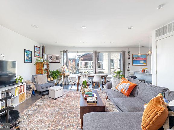 4th image of 708 S Sartain 10 St #3