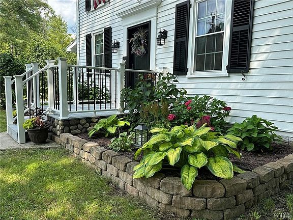 3rd image of 102 Russia Rd