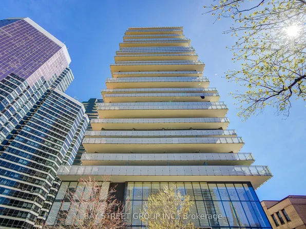 57 Saint Joseph St #2706, Toronto, ON M5S 0C5