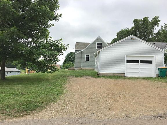 2nd image of 714 Alcove St