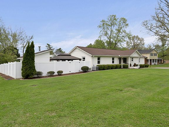 4th image of 7168 Willow Creek Dr