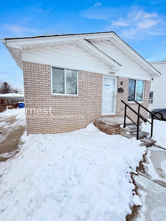 3 bed, 1.0 bath, 888 sqft, $1,495 — Photo 1