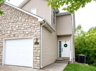 900 Oakbrook Pl, Manhattan, KS 66503
