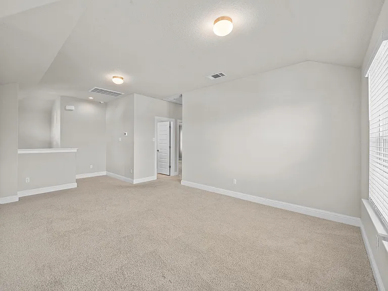 213 Graver St — Photo 23