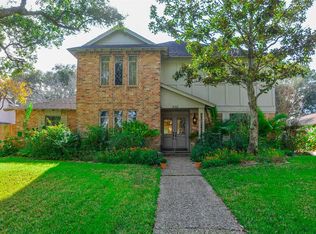 846 Merrick Dr, Sugar Land, TX 77478