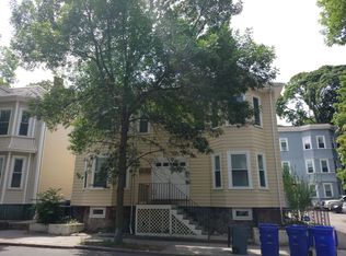 218 Freeman St #3, Brookline, MA 02446