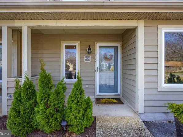 210 Lakeside Dr, Lewes, DE 19958