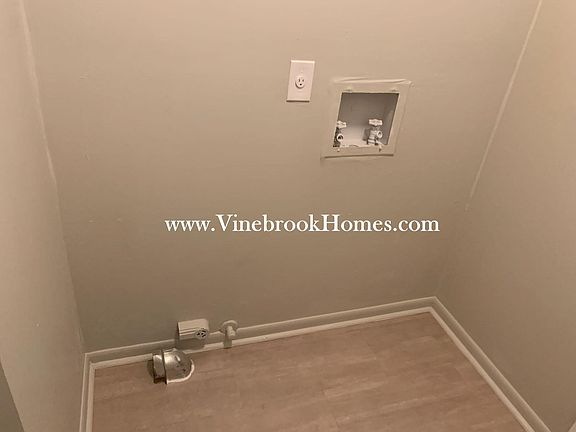 2nd image of 1325 N Greenbrook Dr