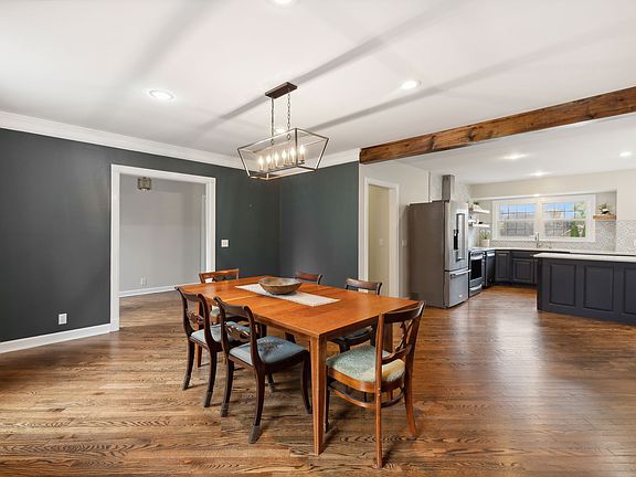 4th image of 701 Langford Ct