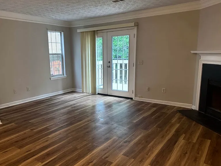 6639 Meadow Green Cir — Photo 1