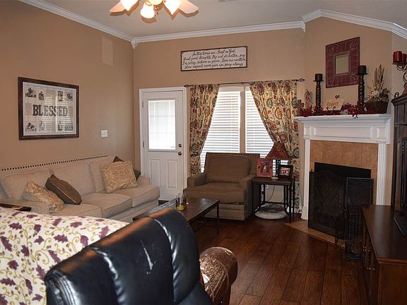 3rd image of 2508 Massey Ln