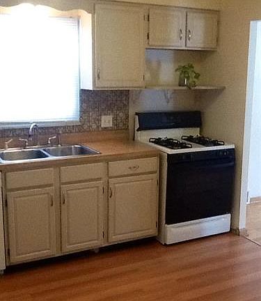 2nd image of 11066 Woodview Blvd