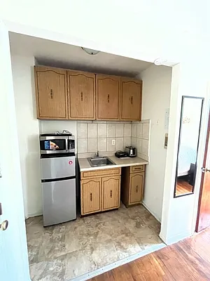 Rented by Bond New York | media 17