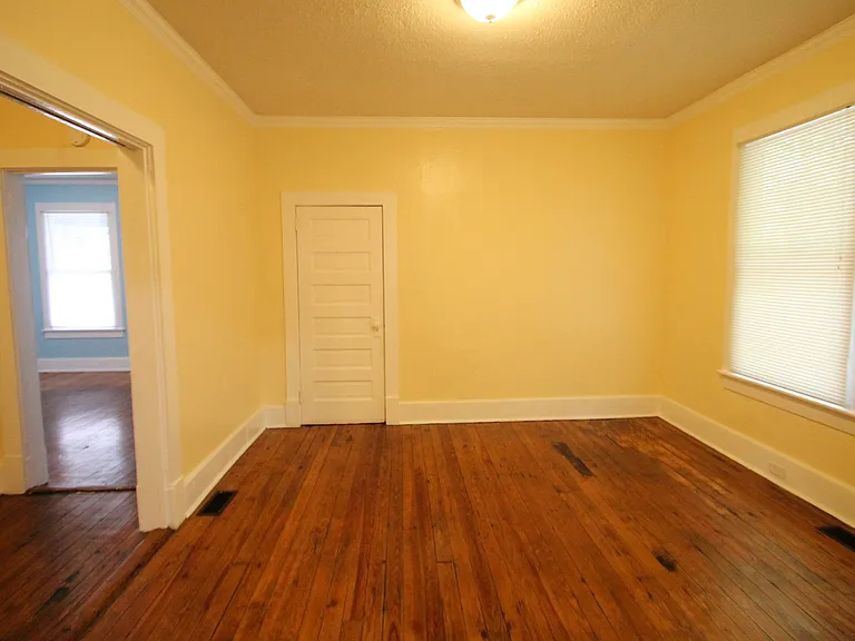 338 Ebenezer Ave — Photo 6