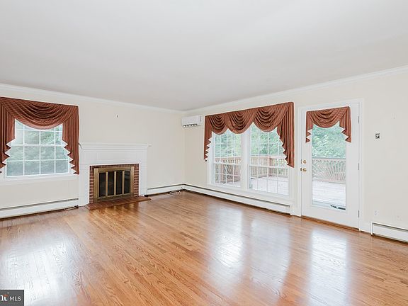 5th image of 15 Bramble Ln