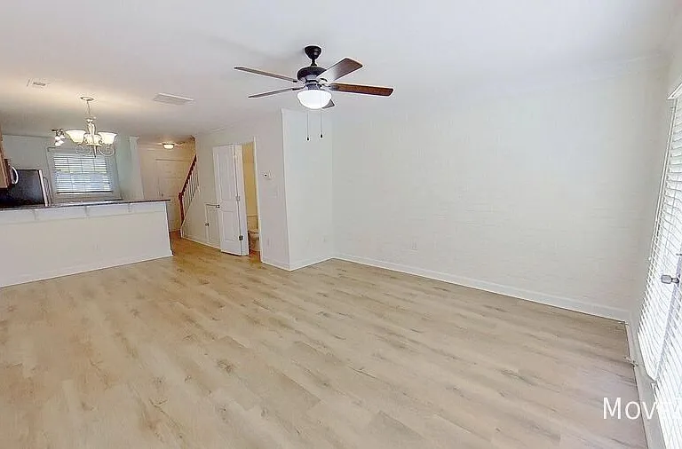 1336 Green Oaks Ln #E — Photo 14