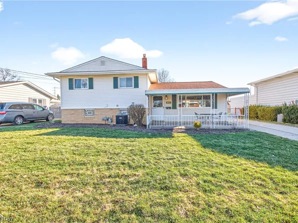 14761 Larkfield Dr, Brookpark, OH 44142