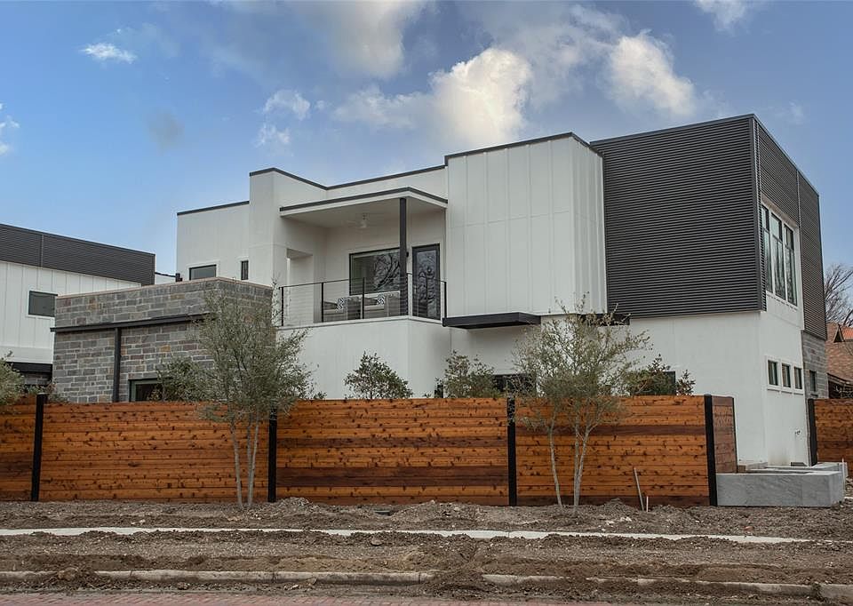 1st image of 4406 Camp Bowie Blvd