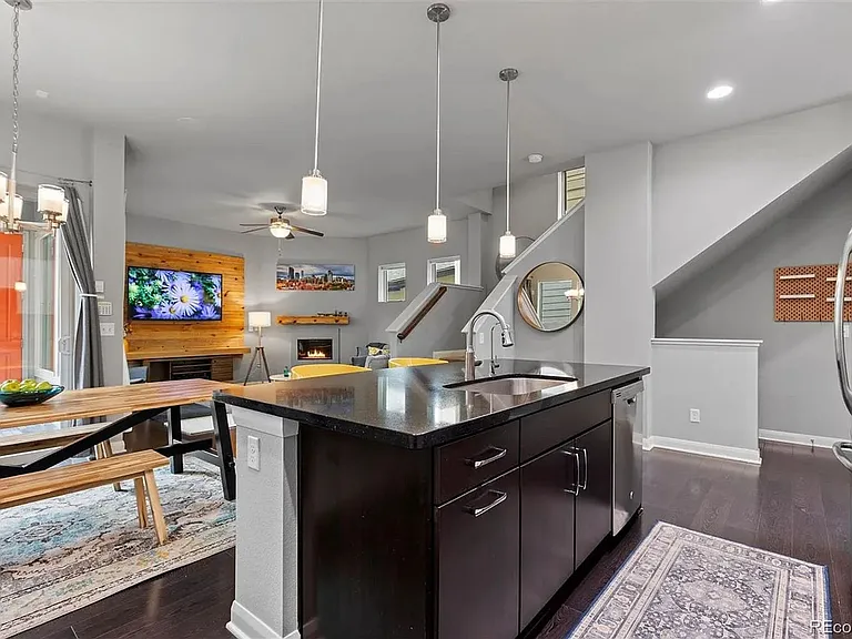 6771 Raritan Dr — Photo 6
